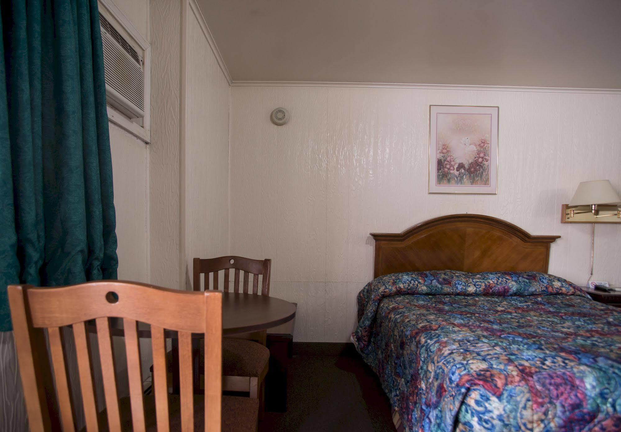 Rosemount Motel Бедфорд Экстерьер фото