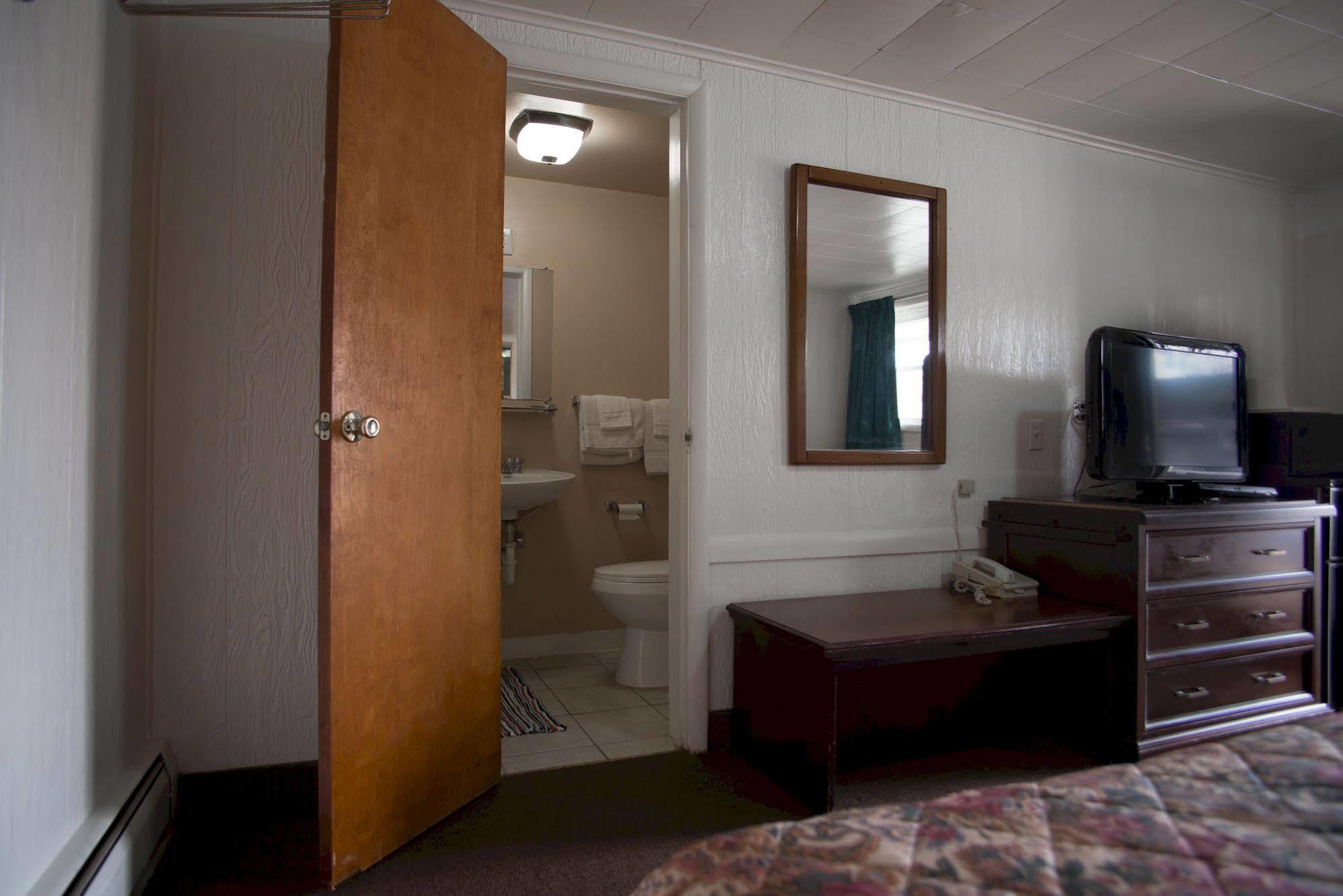 Rosemount Motel Бедфорд Экстерьер фото